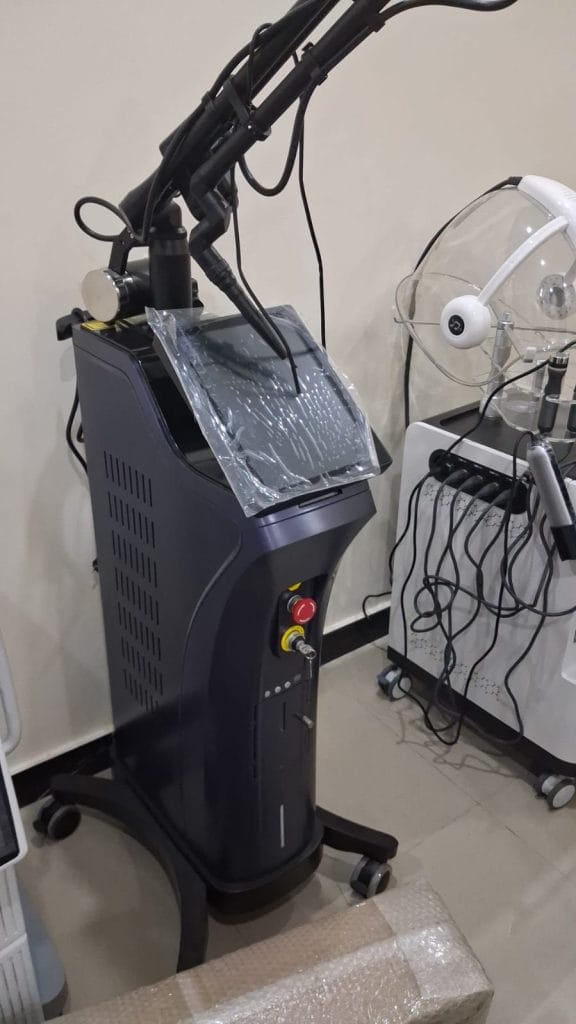 Fractional CO2 laser machine for skin resurfacing-Dermionic Pakistan